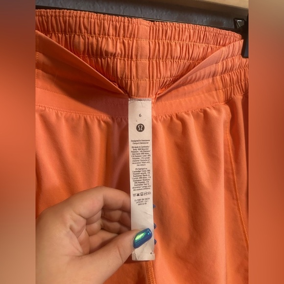 Lululemon hotty hot shorts - Picture 3 of 5